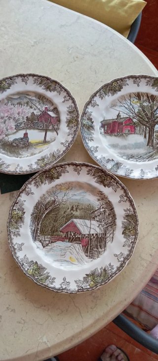 Set de 3 platos ingleses de loza Johnson Bros
