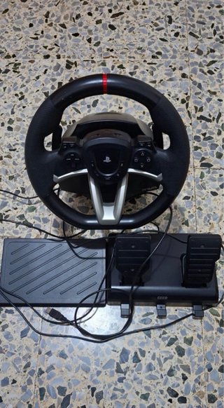 Volante de Carreras Logitech Apex con Pedales