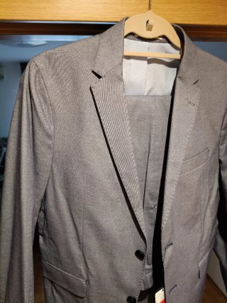 Traje de hombre gris