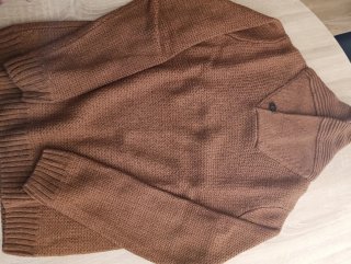 Jersey de punto marrón