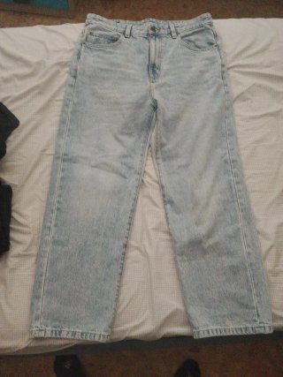 Pantalón vaquero baggy azul claro
