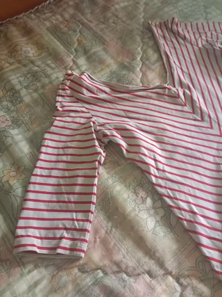 Camiseta Rayas Rojas y Blancas