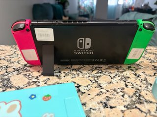 Nintendo Switch con accesorios y juego