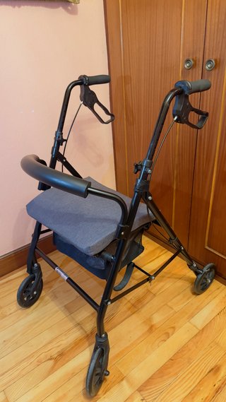 Andador para adultos con asiento