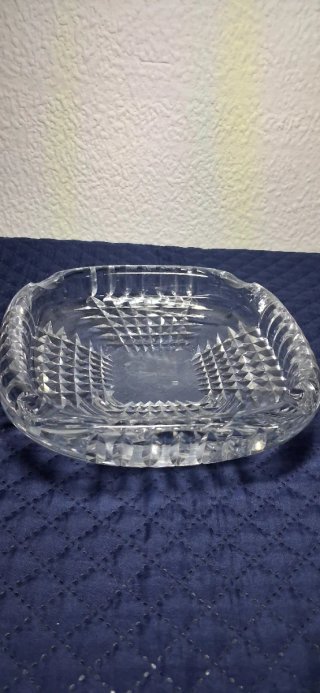 Cenicero de cristal tallado