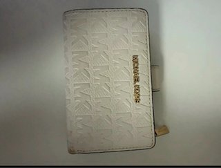 Monedero Michael Kors Blanco y Dorado original