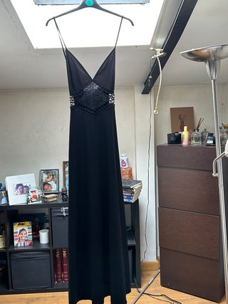Vestido Largo Negro con Detalle de Crochet