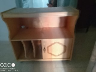 Mueble de madera para estudio