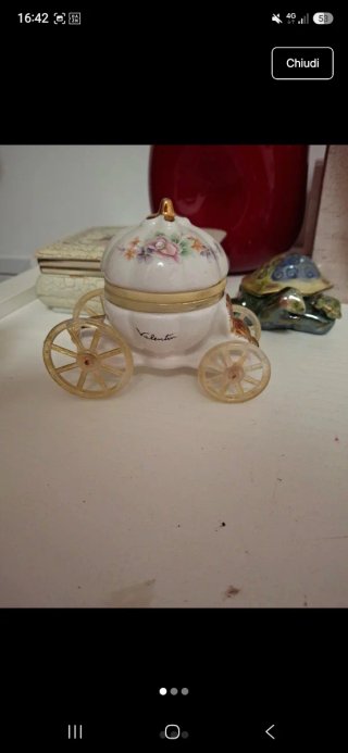 Statuina Carrozza in Porcellana Valentin