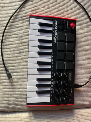 Teclado Akai MPK mini