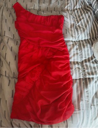 Vestido elegante rojo de fiesta