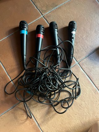 4 Micrófonos Karaoke con Cable