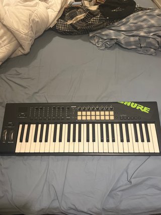 Teclado Controlador Novation Launchkey 49mk2