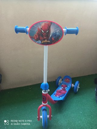Patinete 3 Ruedas Spiderman niño