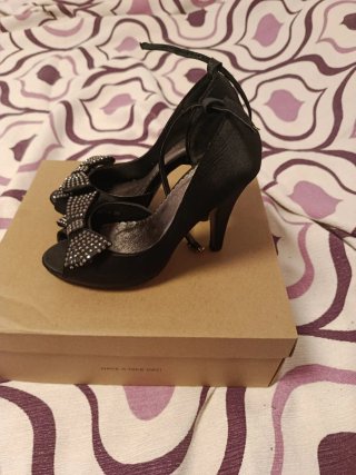 Zapatos de tacón negros Ose