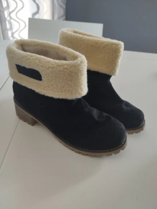 Botines Negros con Forro de Borreguito