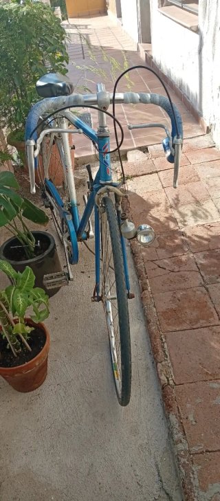 Bicicleta Clásica Azul y Blanca