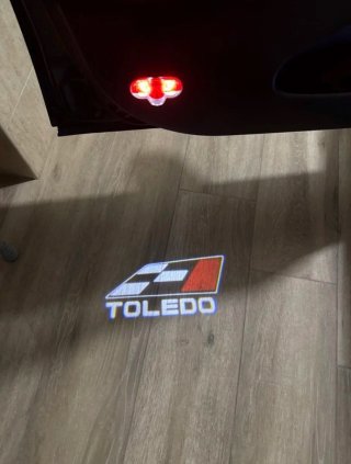2 Luces de Cortesía Toledo 1m MK2 FR Cupra nuevos