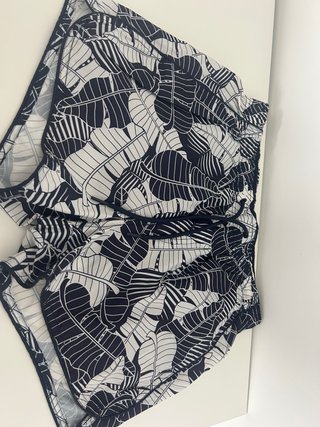Bañador con estampado de hojas