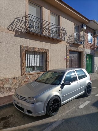 Volkswagen Golf GTI 1.8t