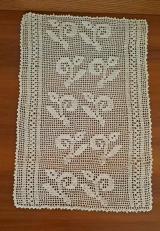 Centrino uncinetto 49x32 cm