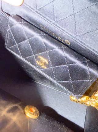 Borsetta Chanel Nera con Catena Oro