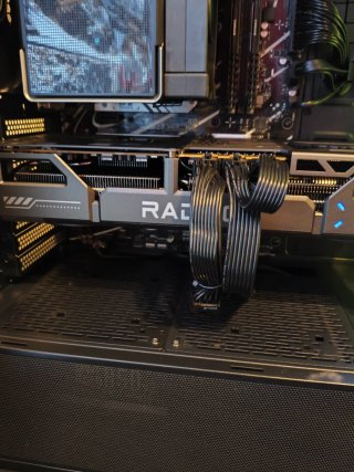 ASUS TUF RX 9070 XT 16GB Tarjeta Gráfica