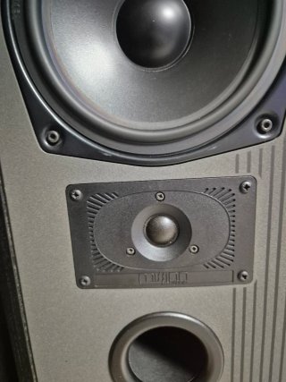 Altavoces Mission Cyrus 781