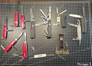Lotto di 12 coltellini(victorinox eka solingen...)