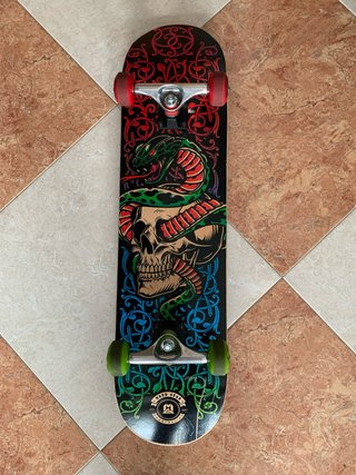 Monopatín Madd Gear