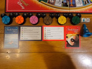 Trivial Pursuit Disney Juego de Mesa Familiar