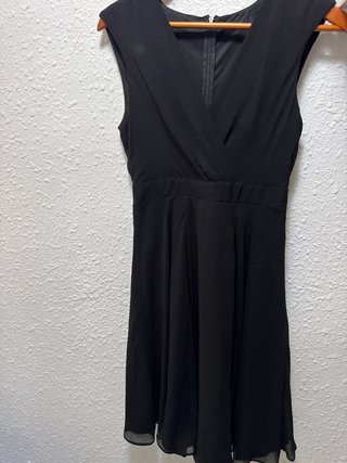 Vestido plisado turquesa H&M Y  Vestido negro ZARA