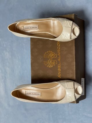 Zapatos Angel Alarcón Beige Tacón Peep Toe