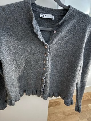Chaqueta Zara gris volantes M