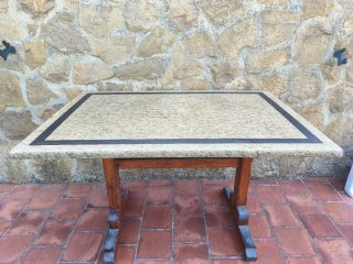 Mesa de Comedor con Sobre de Piedra
