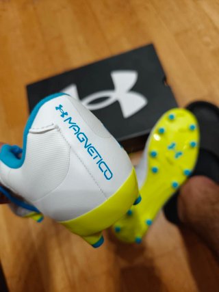 Botines Under Armour Blancos y Azules Originales.
