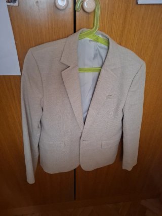 Traje Americana chaleco pantalon y corbata beige