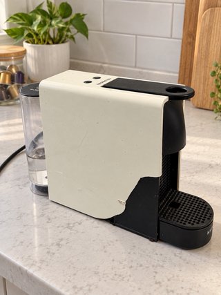 Cafetera Nespresso Krups Essenza Mini