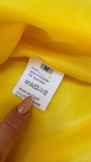 Traje de chaqueta amarillo