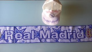 Set Real Madrid: Gorra Retro y Bufanda
