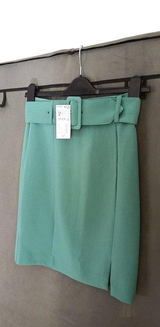 Minifalda + cinturón. Nueva sin estrenar y con eti