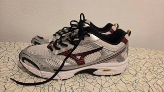 Zapatillas Mizuno MXR Plata y Rojo