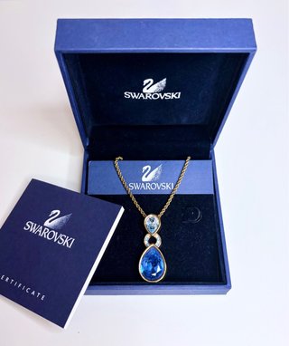 Colgante/ Collar dorado “Swarovski” (años 80-90)