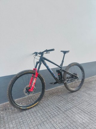 Bicicleta Trek Slash 8 (2020)