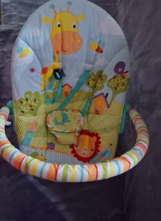 Mecedora para bebé con diseño de animales