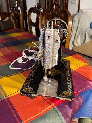 Máquina de Coser Antigua SINGER