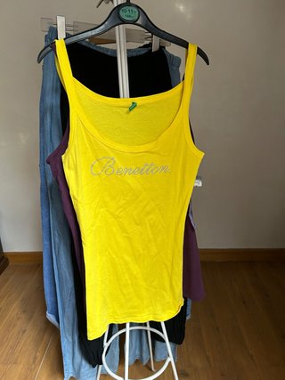 Camiseta Benetton Amarilla y naranja 4 € cada una