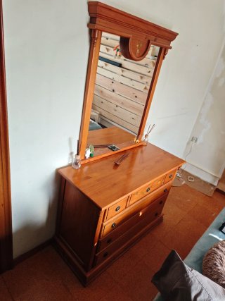 Comodino rustico in pino massiccio con specchio
