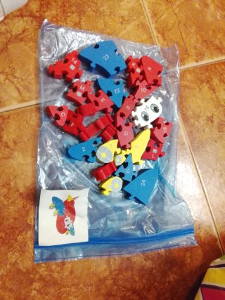 Piezas de puzzle de madera con números