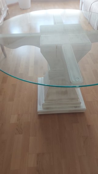 Mesa de Comedor Redonda con Base de Madera